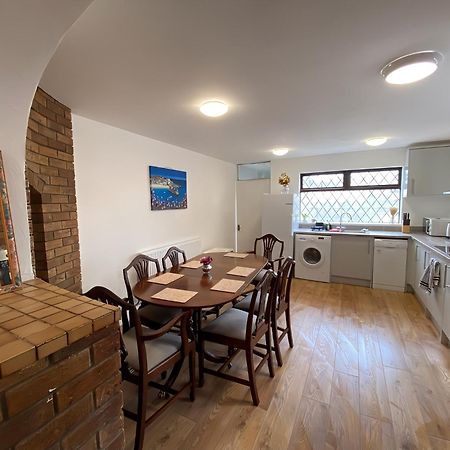 4-Bedroom Home - Perfect For Those Working In Bridgend - By Tailored Accommodation Esterno foto